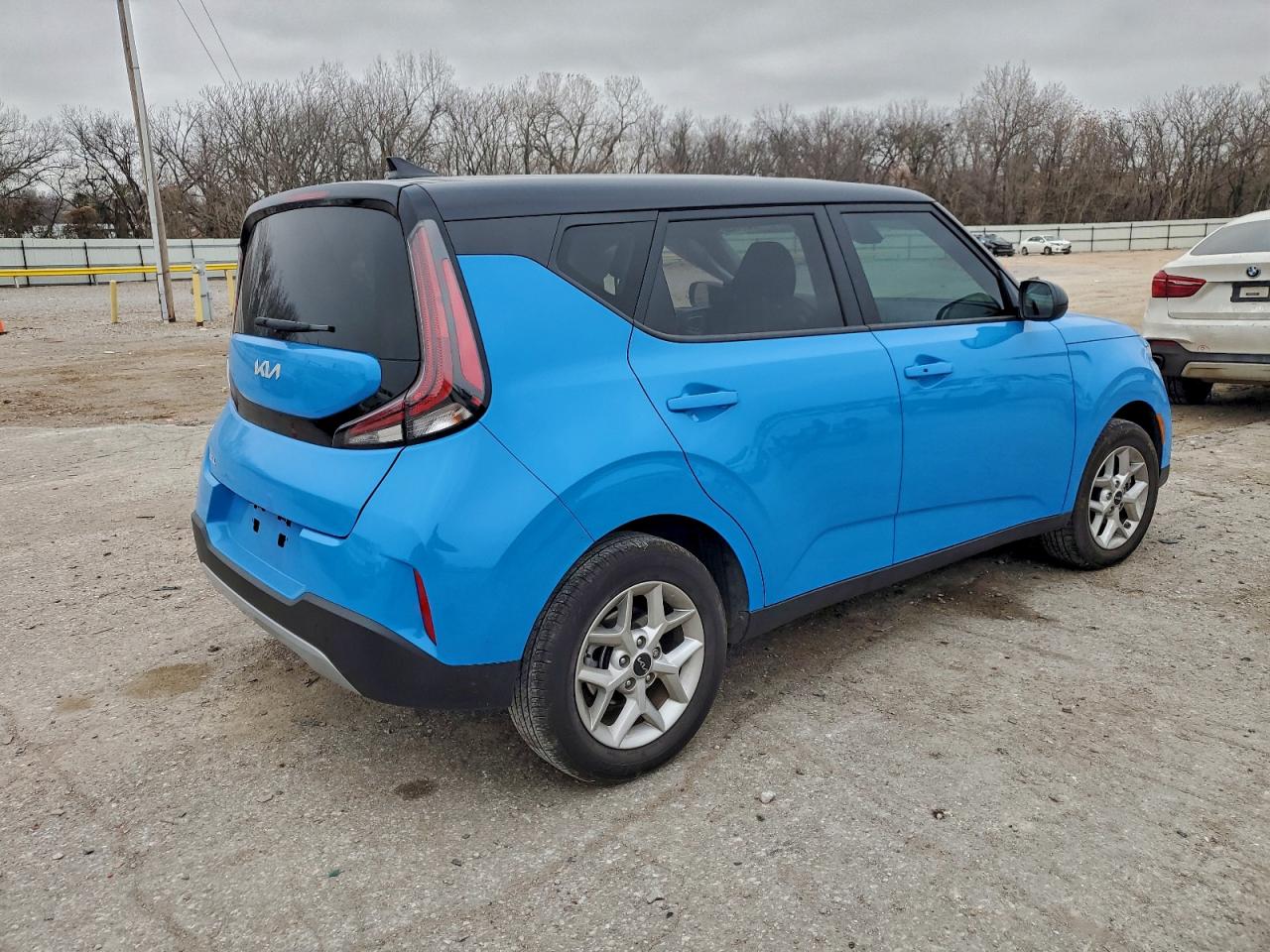 2024 KIA SOUL LX photo 3