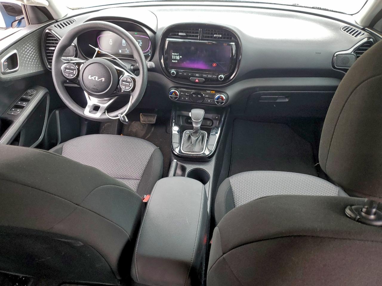 2024 KIA SOUL LX photo 8
