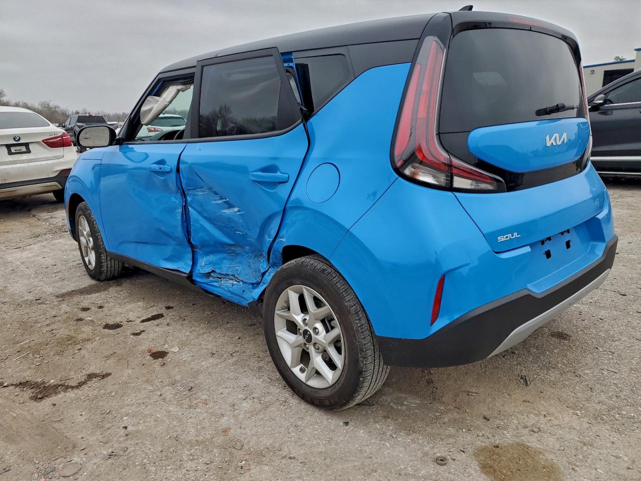 2024 KIA SOUL LX photo 2