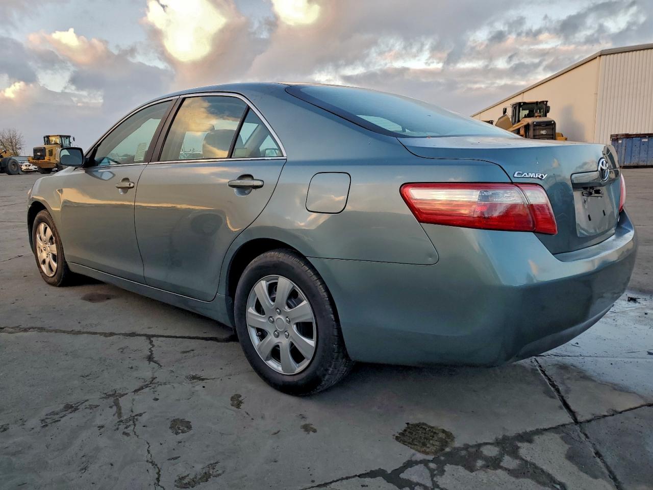 2009 TOYOTA CAMRY BASE photo 2
