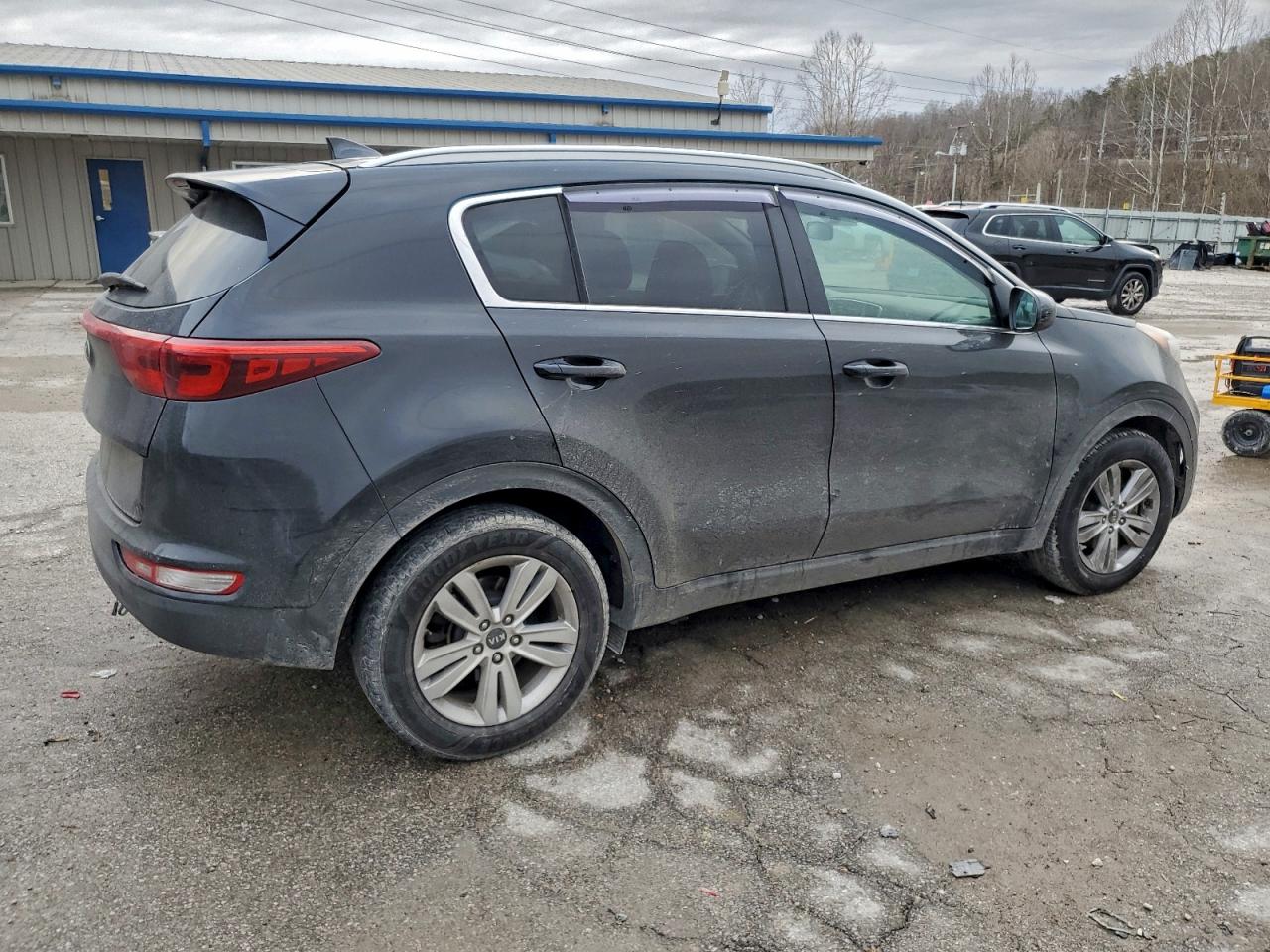 2017 KIA SPORTAGE LX photo 3