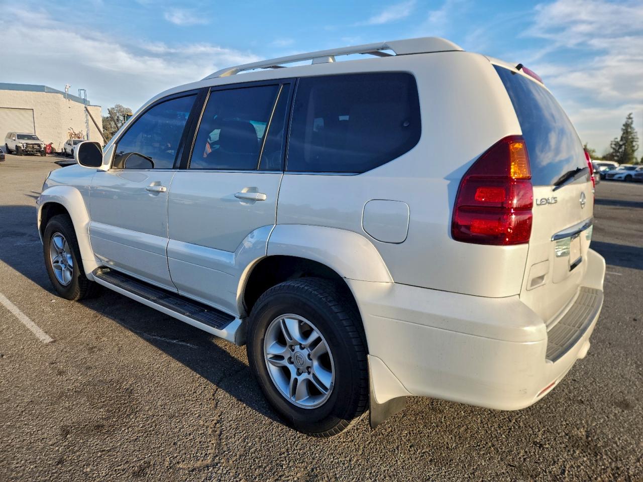 2004 LEXUS GX 470 photo 2