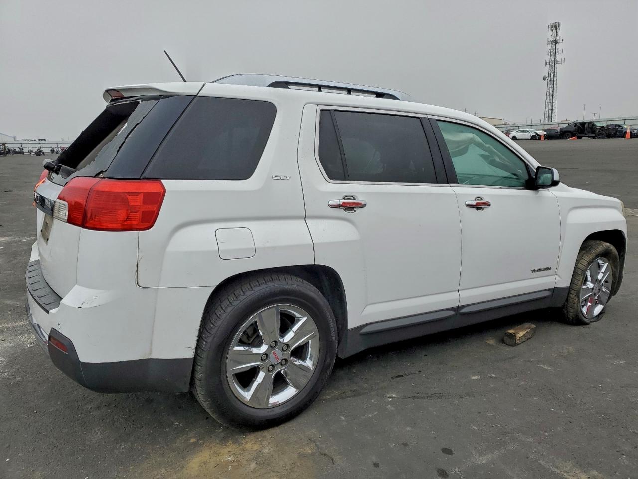 2015 GMC TERRAIN SLT photo 3