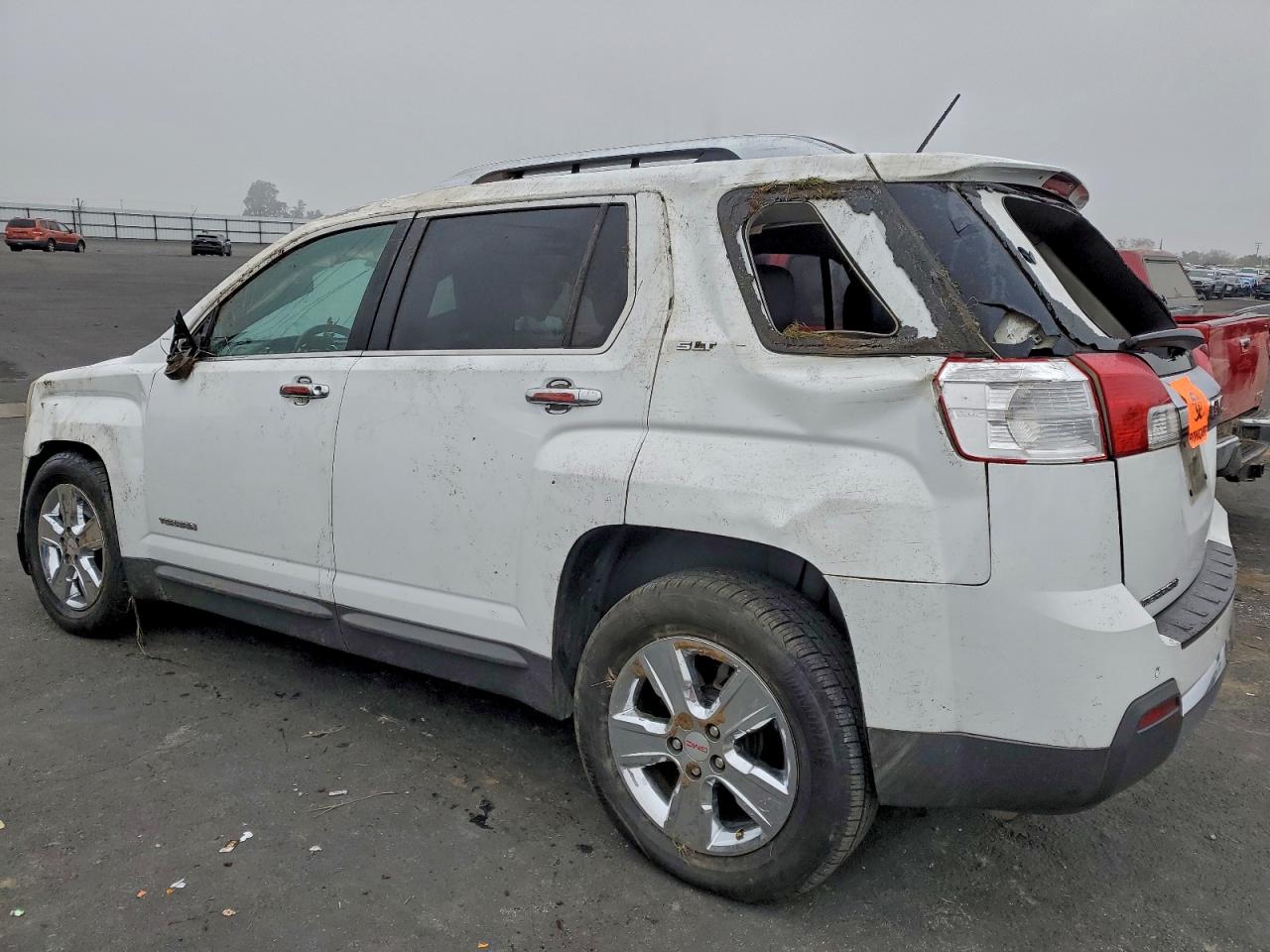 2015 GMC TERRAIN SLT photo 2