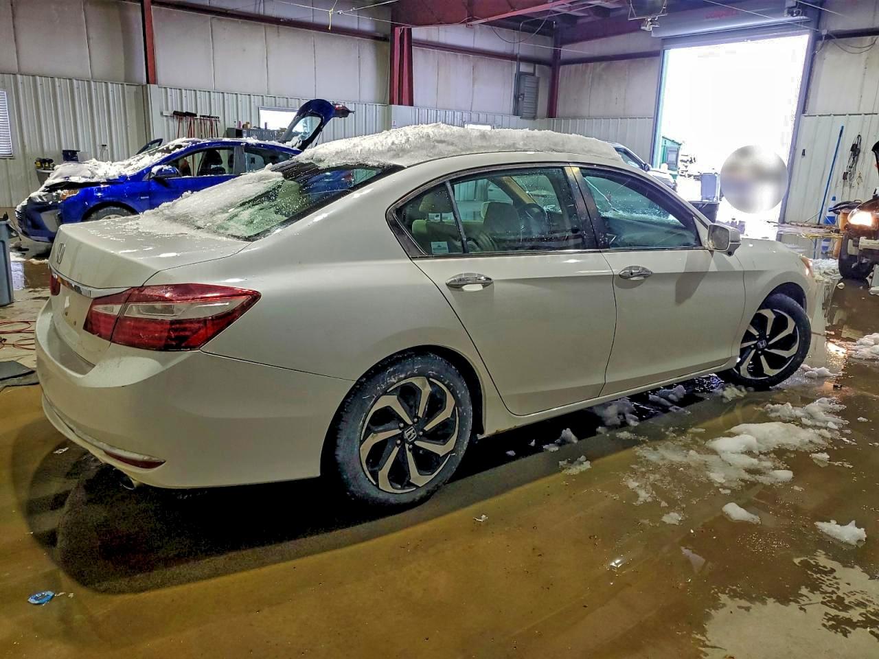 2017 HONDA ACCORD EX photo 3