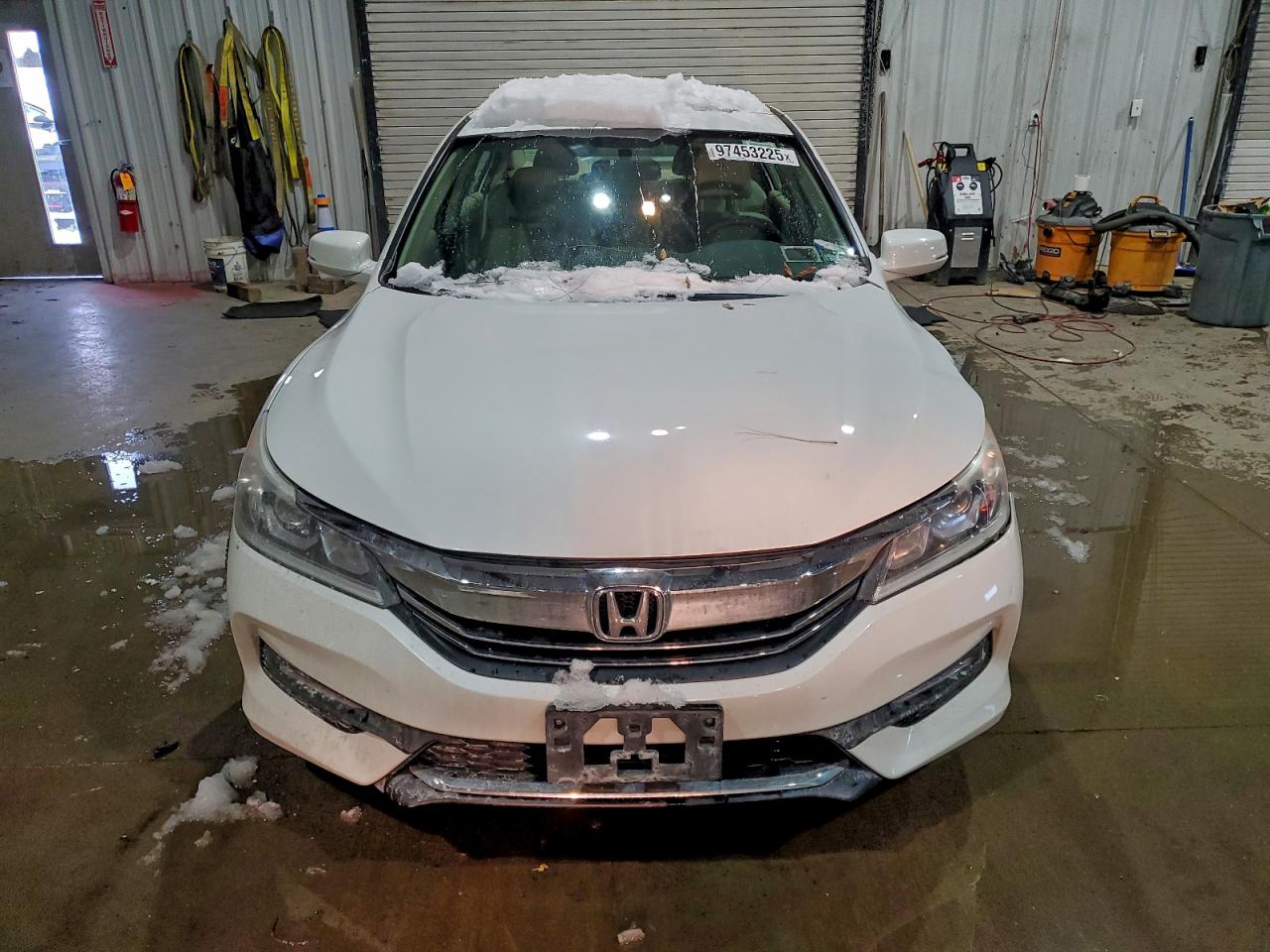 2017 HONDA ACCORD EX photo 5