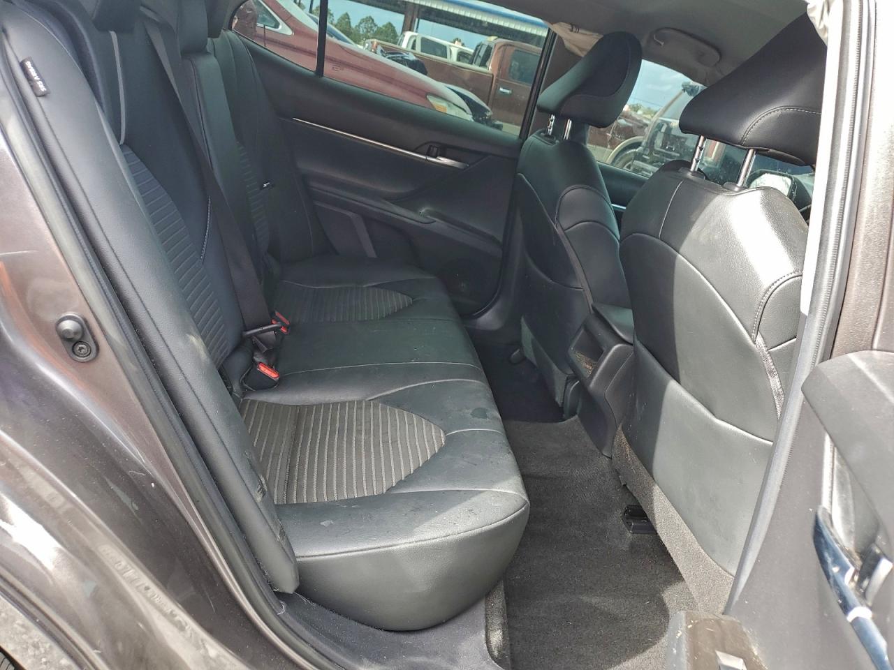 2021 TOYOTA CAMRY SE photo 10