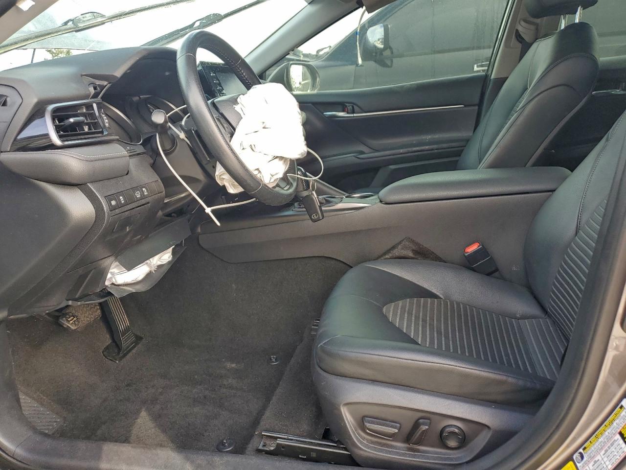 2021 TOYOTA CAMRY SE photo 7