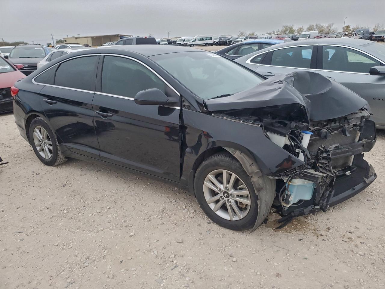 2017 HYUNDAI SONATA SE photo 4