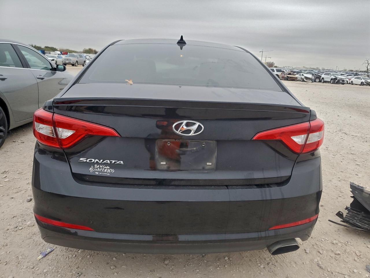 2017 HYUNDAI SONATA SE photo 6