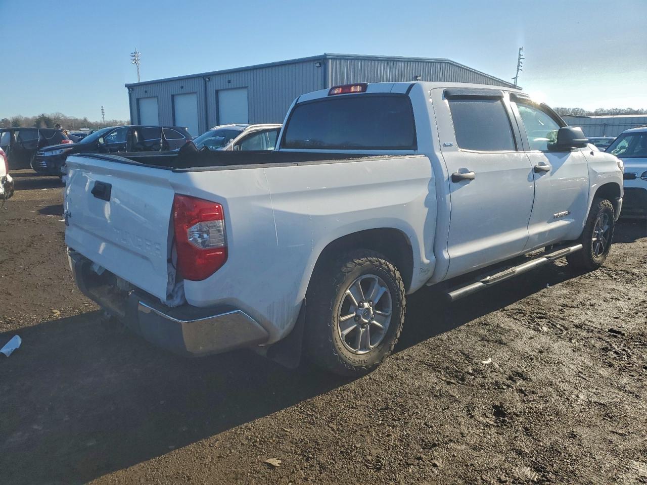 2018 TOYOTA TUNDRA CREWMAX SR5 photo 3