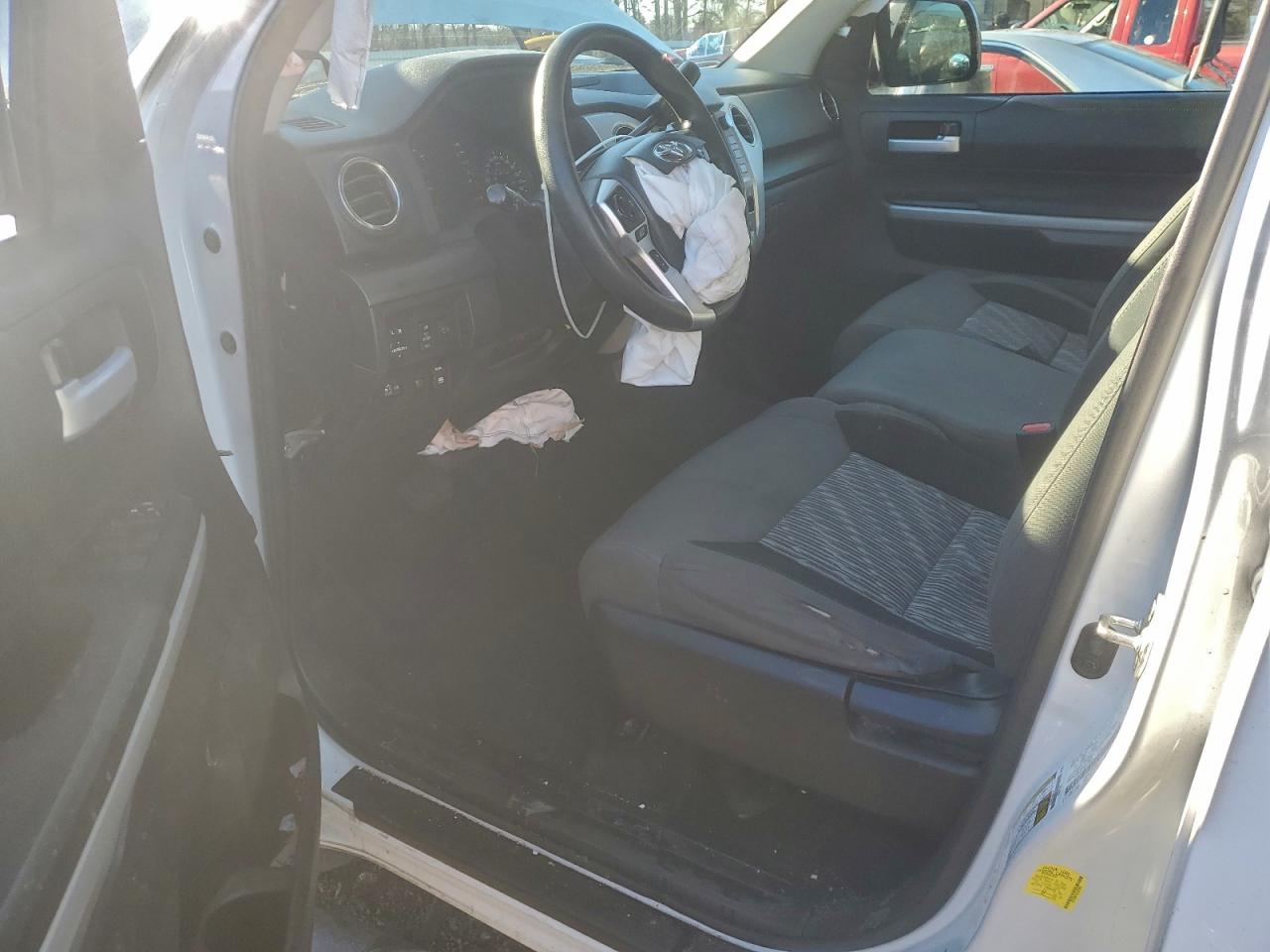 2018 TOYOTA TUNDRA CREWMAX SR5 photo 8
