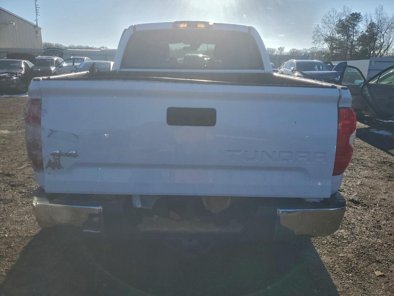 2018 TOYOTA TUNDRA CREWMAX SR5 photo 6