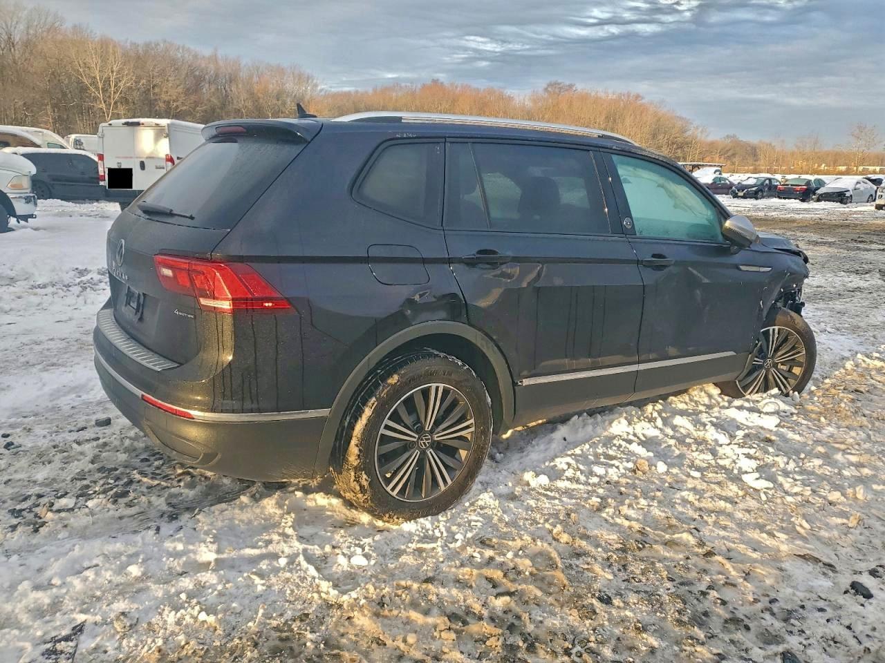 2024 VOLKSWAGEN TIGUAN WOLFSBURG photo 3
