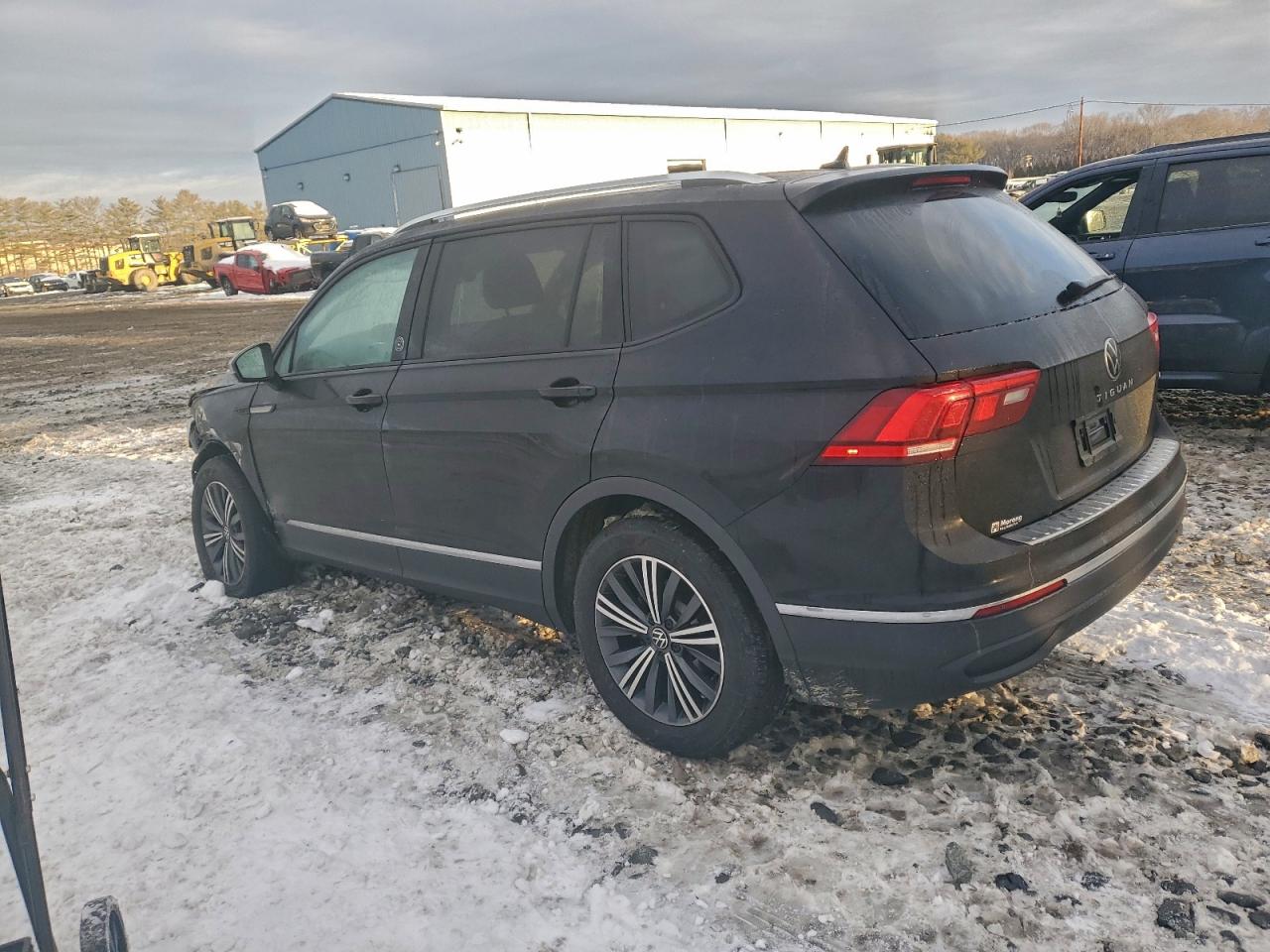 2024 VOLKSWAGEN TIGUAN WOLFSBURG photo 2