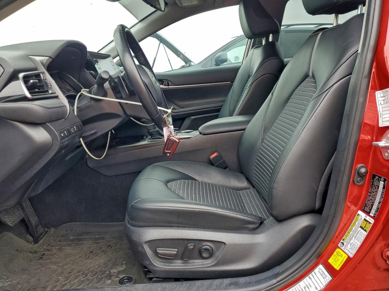 2022 TOYOTA CAMRY SE photo 7