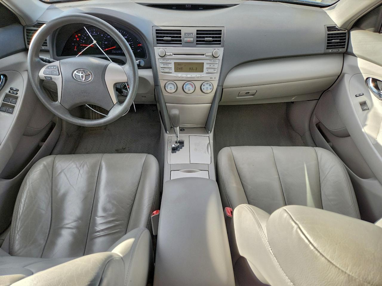 2010 TOYOTA CAMRY BASE photo 8