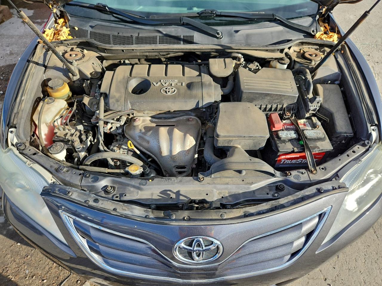 2010 TOYOTA CAMRY BASE photo 11