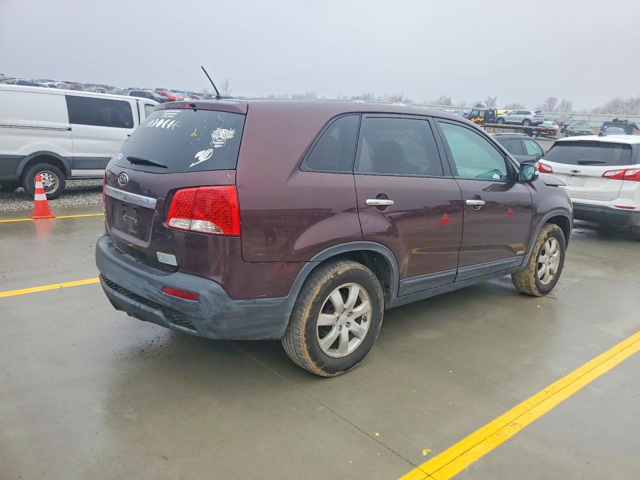 2011 KIA SORENTO BASE photo 3
