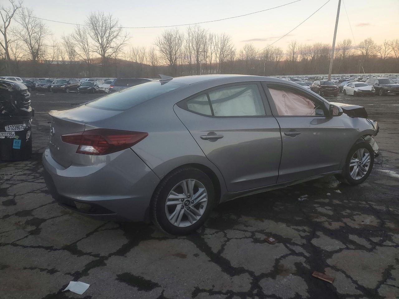 2020 HYUNDAI ELANTRA SEL photo 3