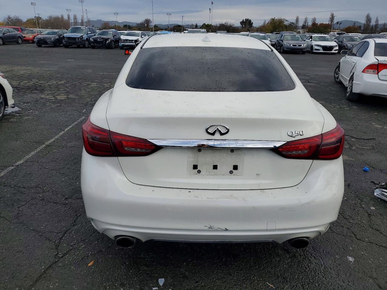 2018 INFINITI Q50 LUXE photo 6