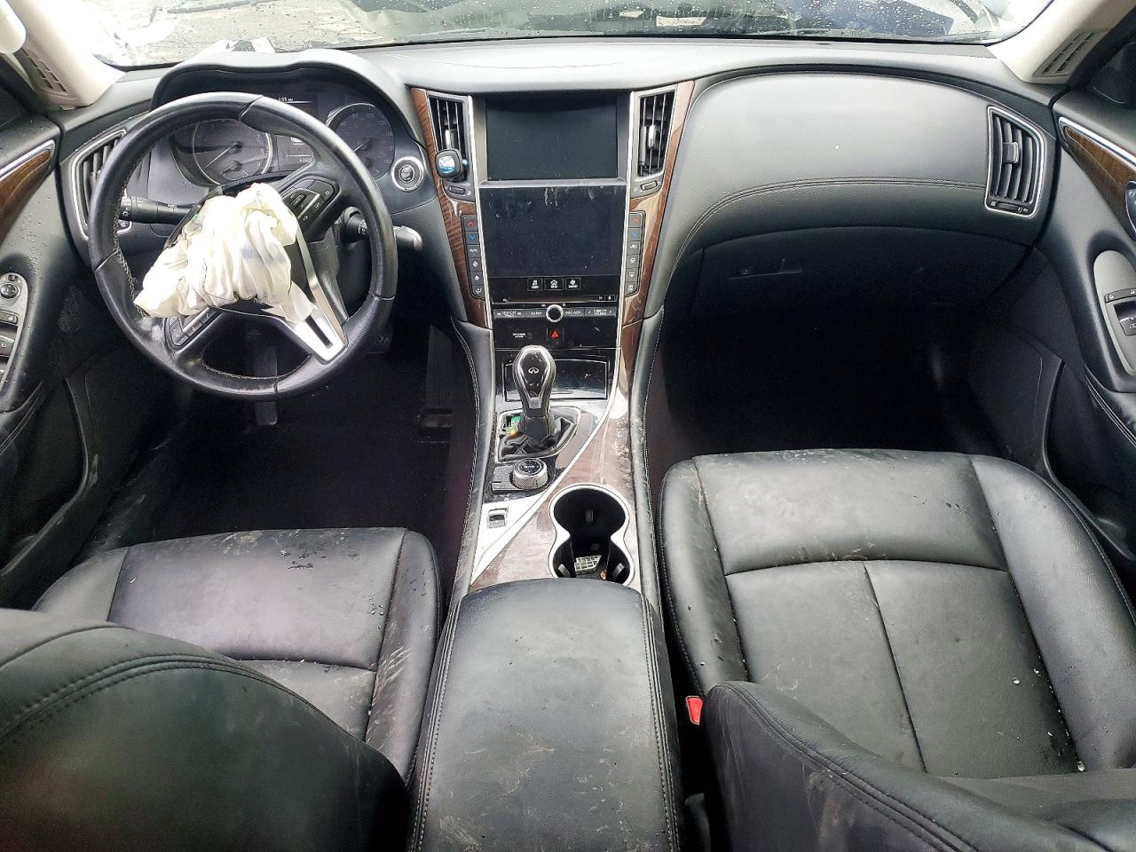 2018 INFINITI Q50 LUXE photo 8
