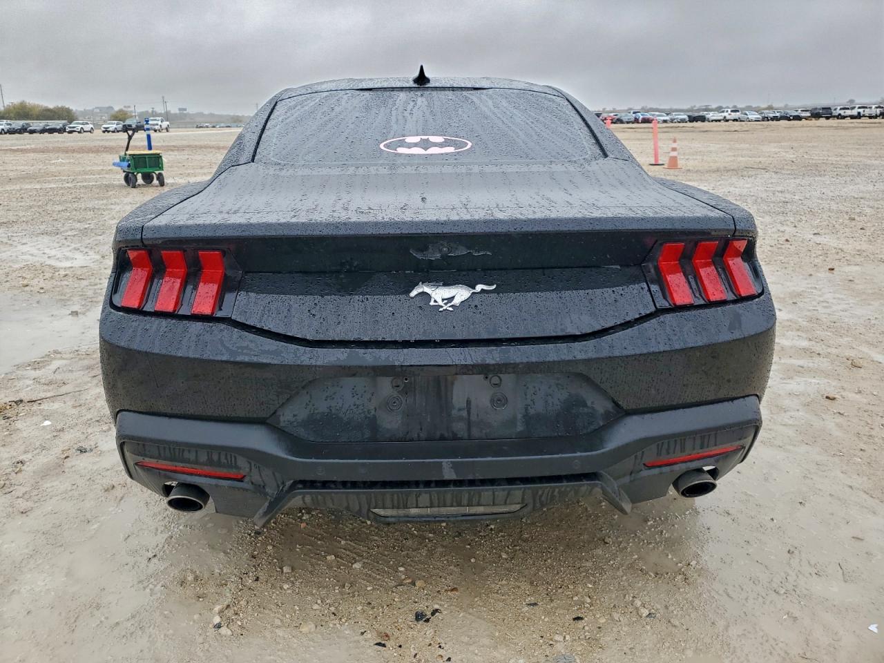 2024 FORD MUSTANG photo 6