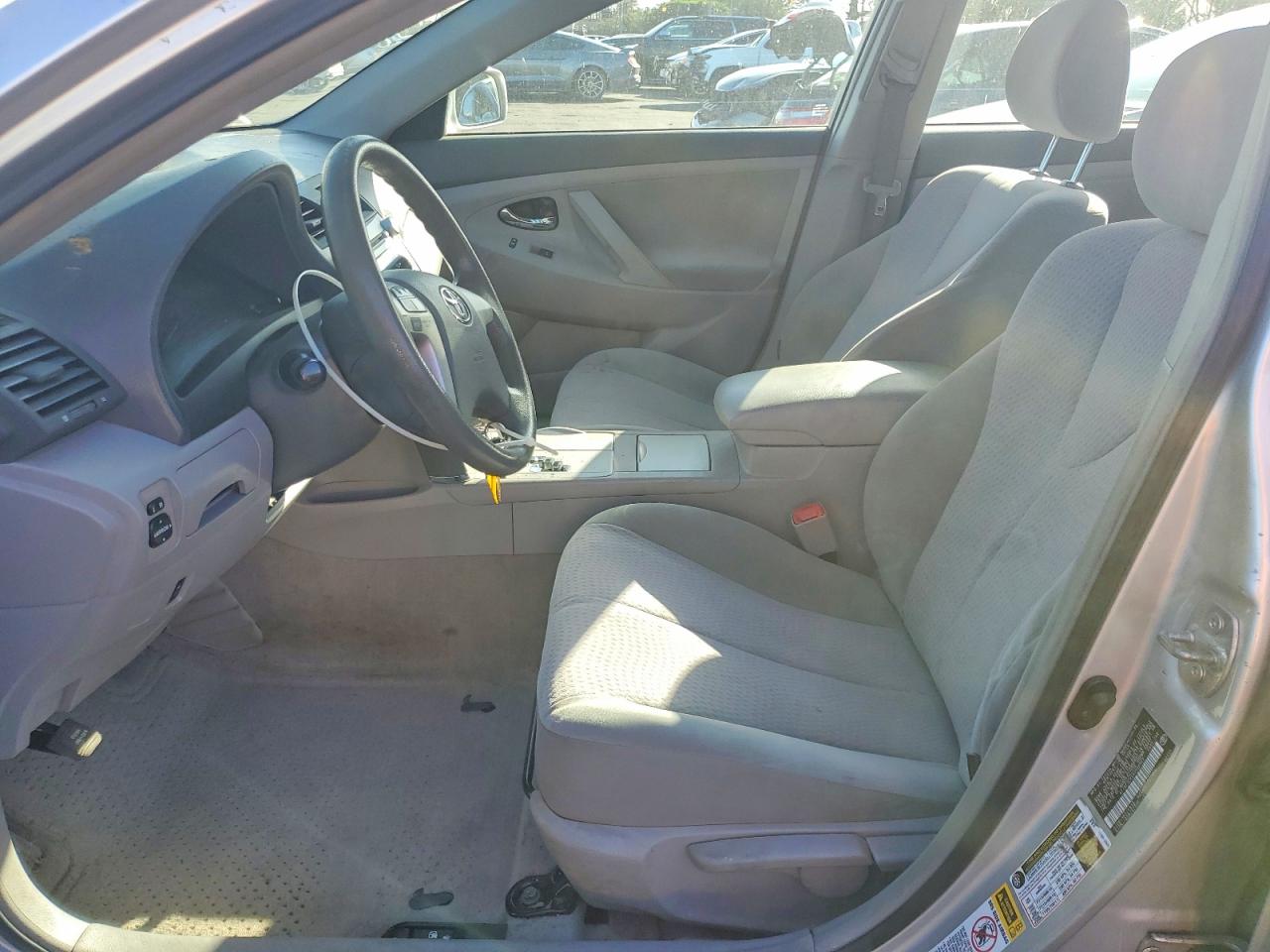 2010 TOYOTA CAMRY BASE photo 7