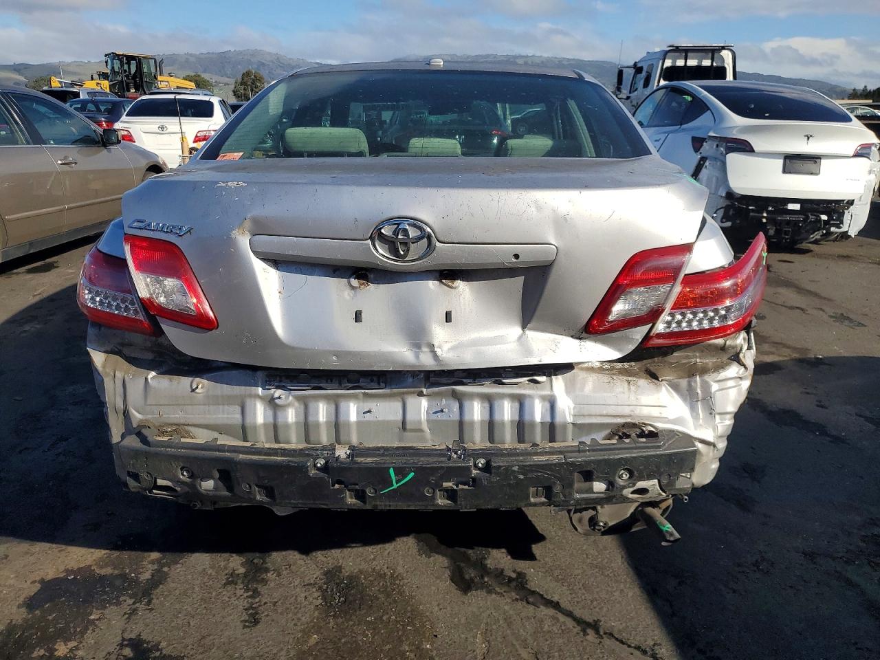 2010 TOYOTA CAMRY BASE photo 6