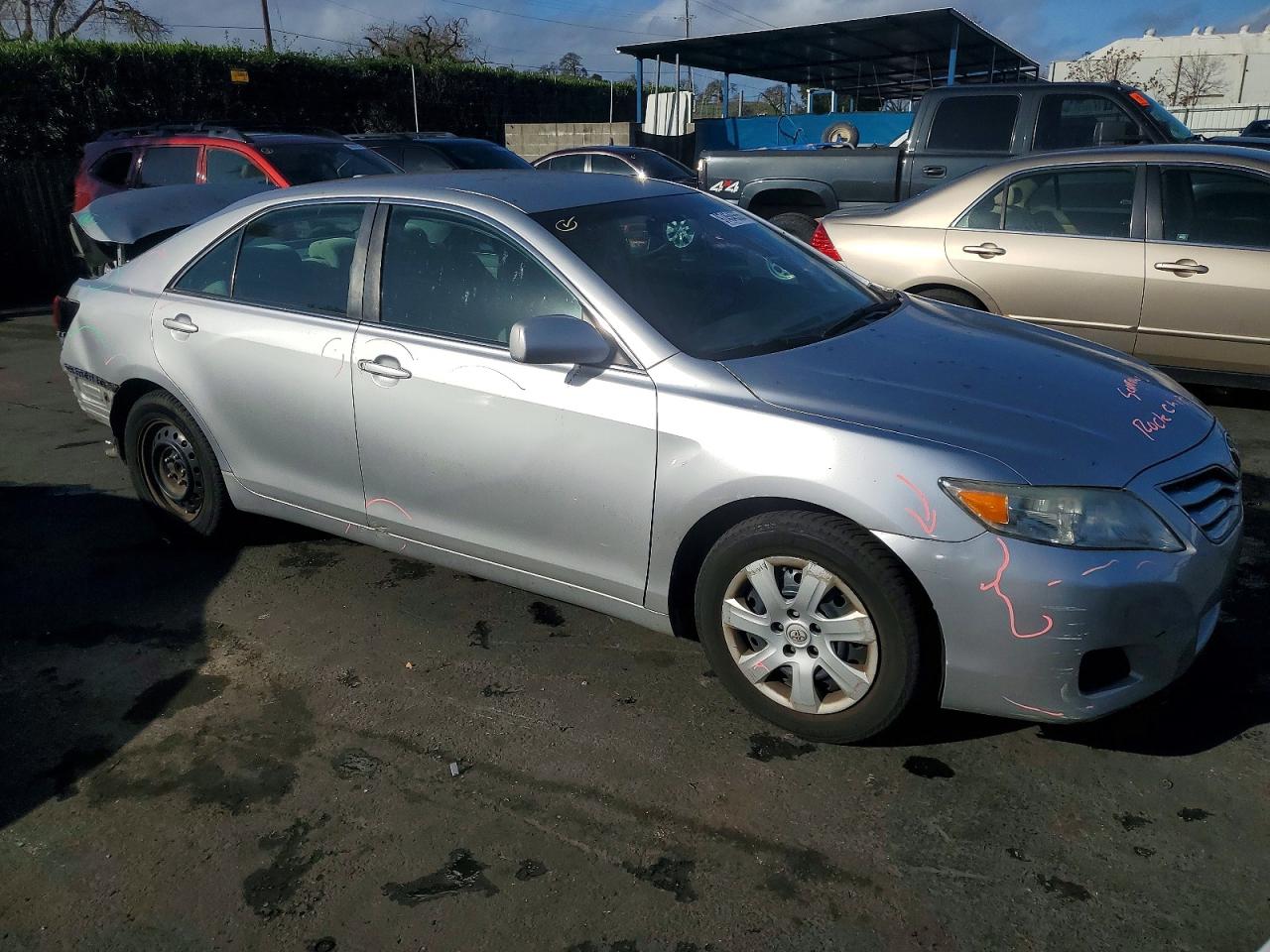 2010 TOYOTA CAMRY BASE photo 4