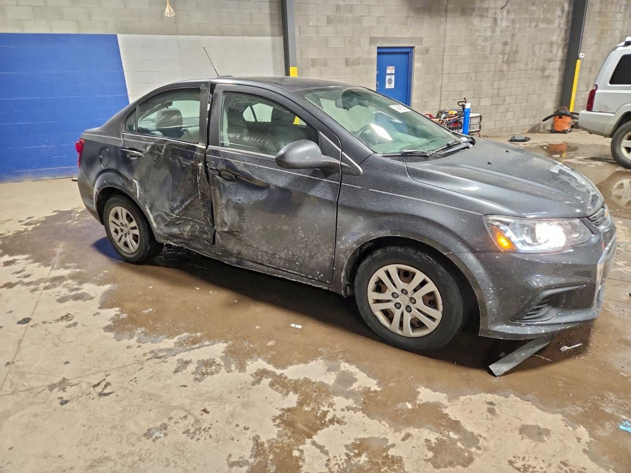 2017 CHEVROLET SONIC LS photo 4