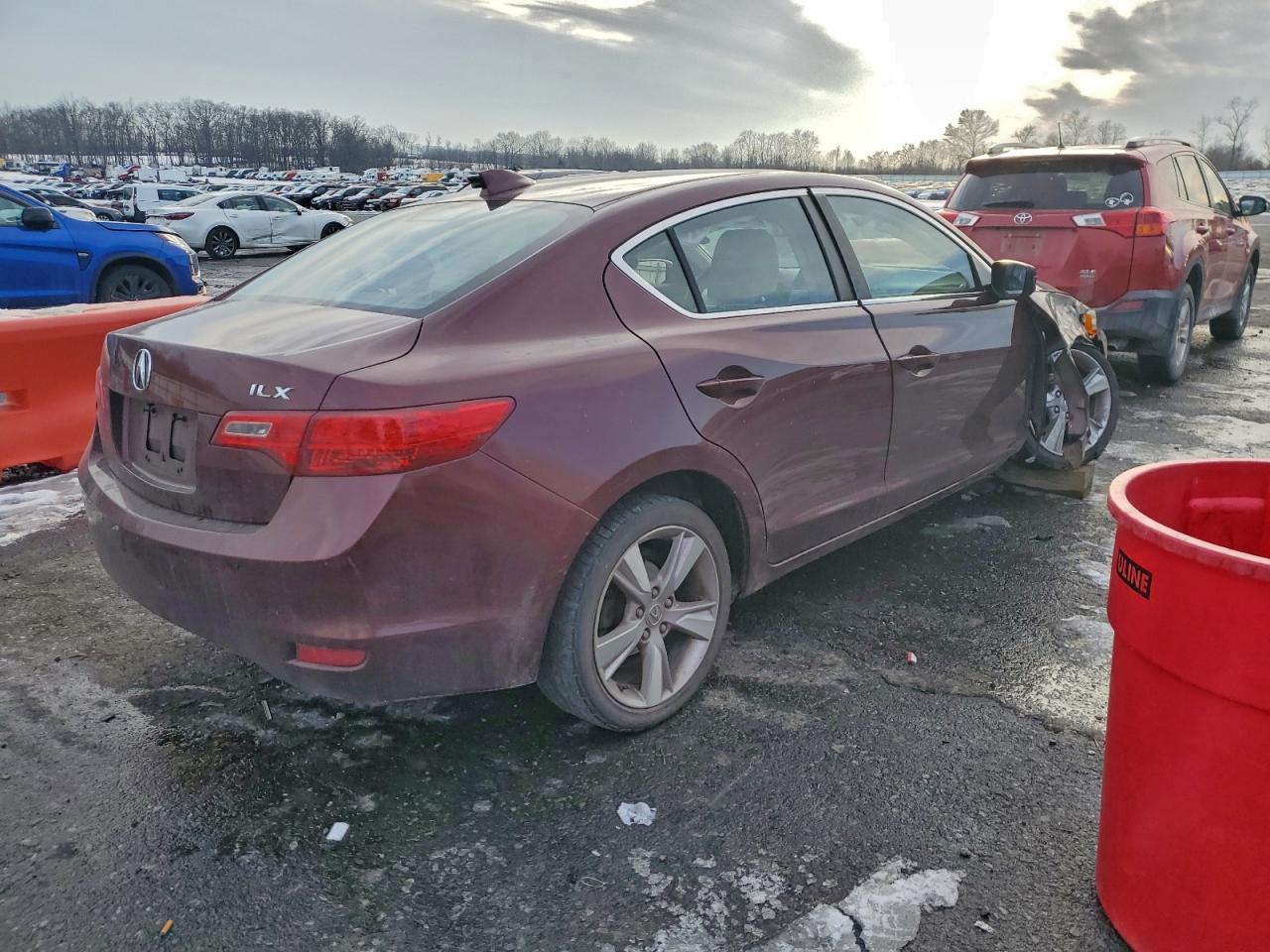 2013 ACURA ILX 20 TECH photo 3