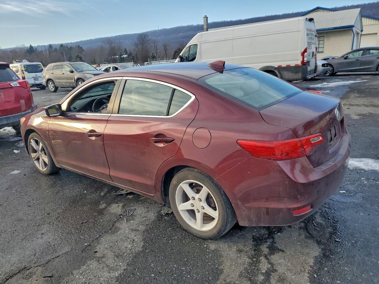 2013 ACURA ILX 20 TECH photo 2