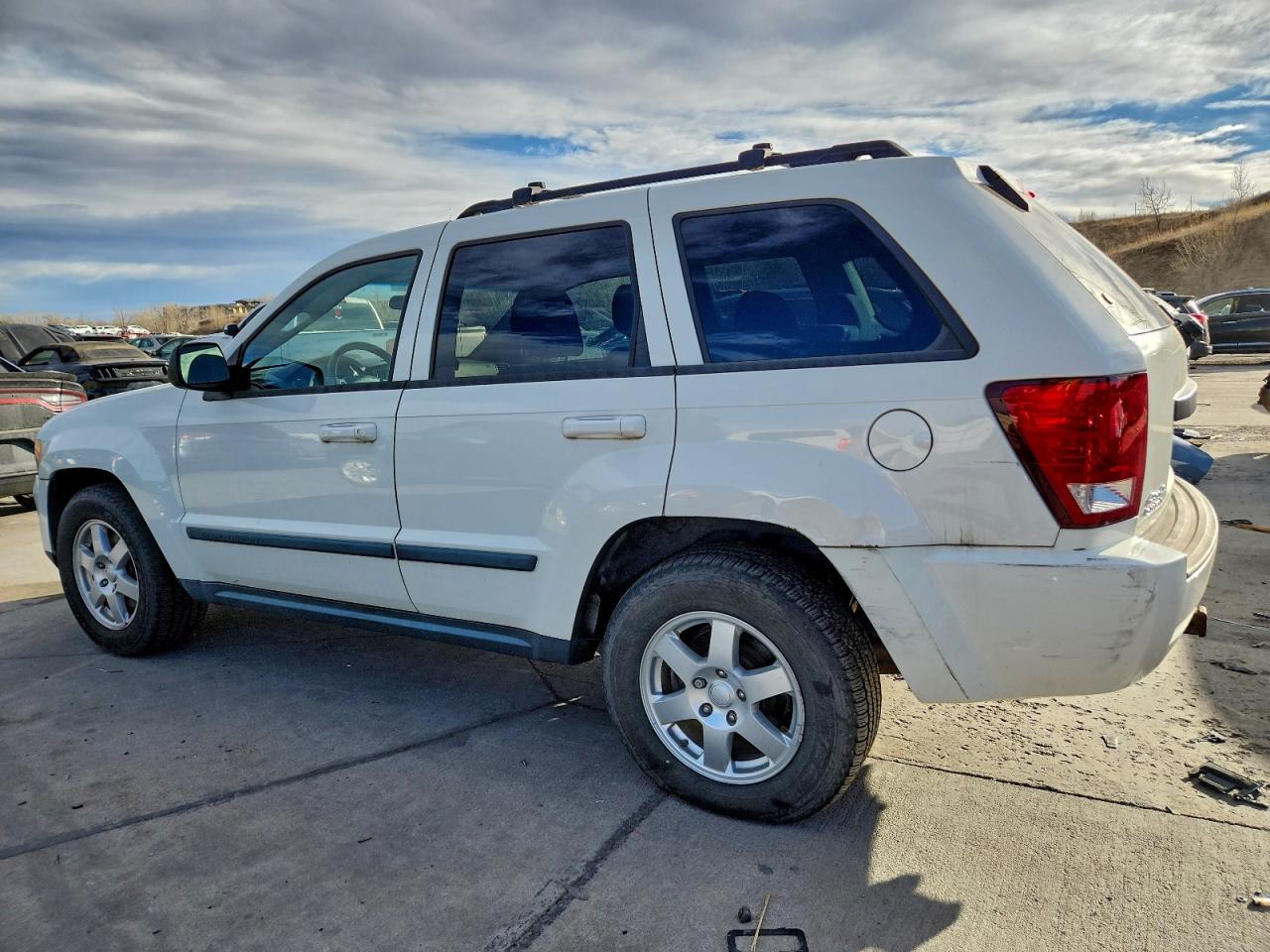 2008 JEEP GRAND CHEROKEE LAREDO photo 2