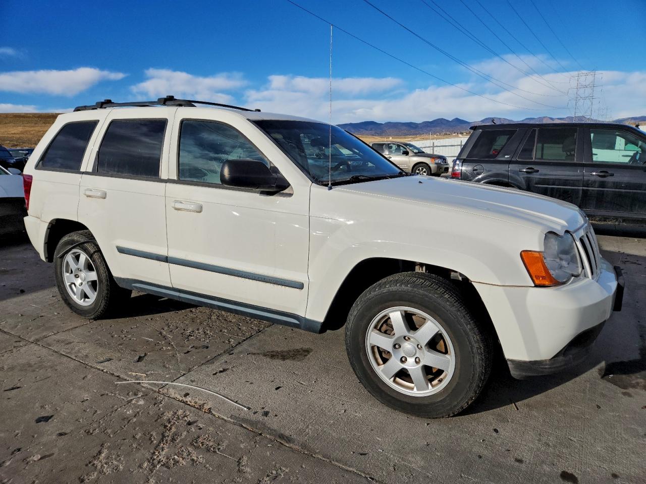 2008 JEEP GRAND CHEROKEE LAREDO photo 4
