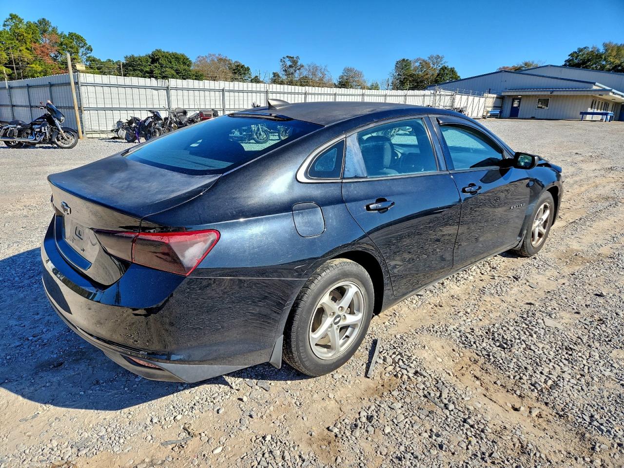 2017 CHEVROLET MALIBU LS photo 3