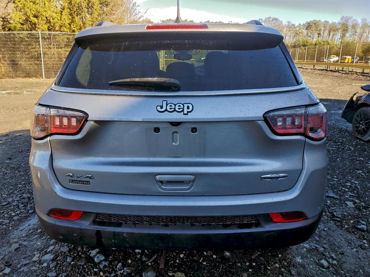 2019 JEEP COMPASS LATITUDE photo 2