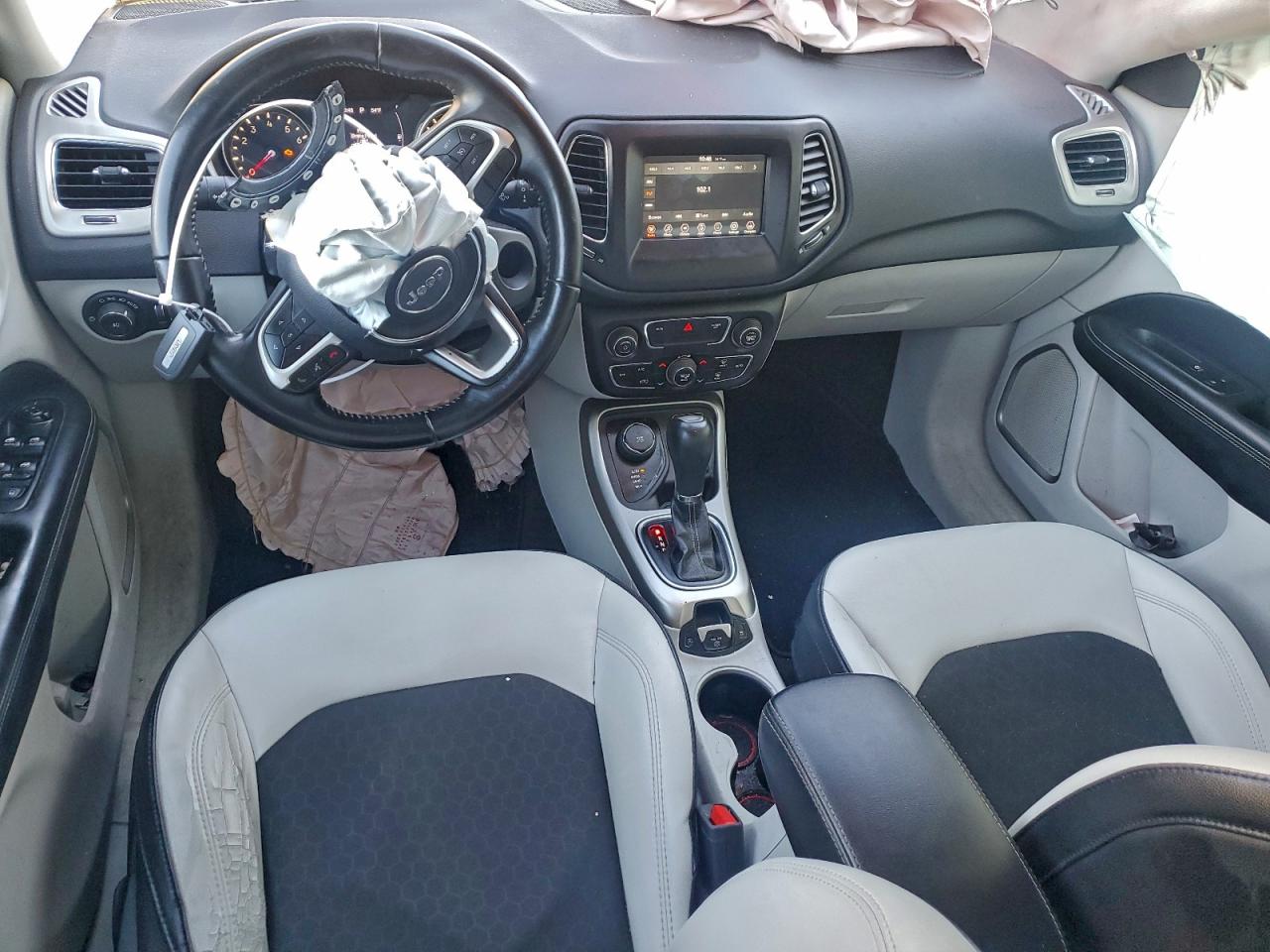2019 JEEP COMPASS LATITUDE photo 4