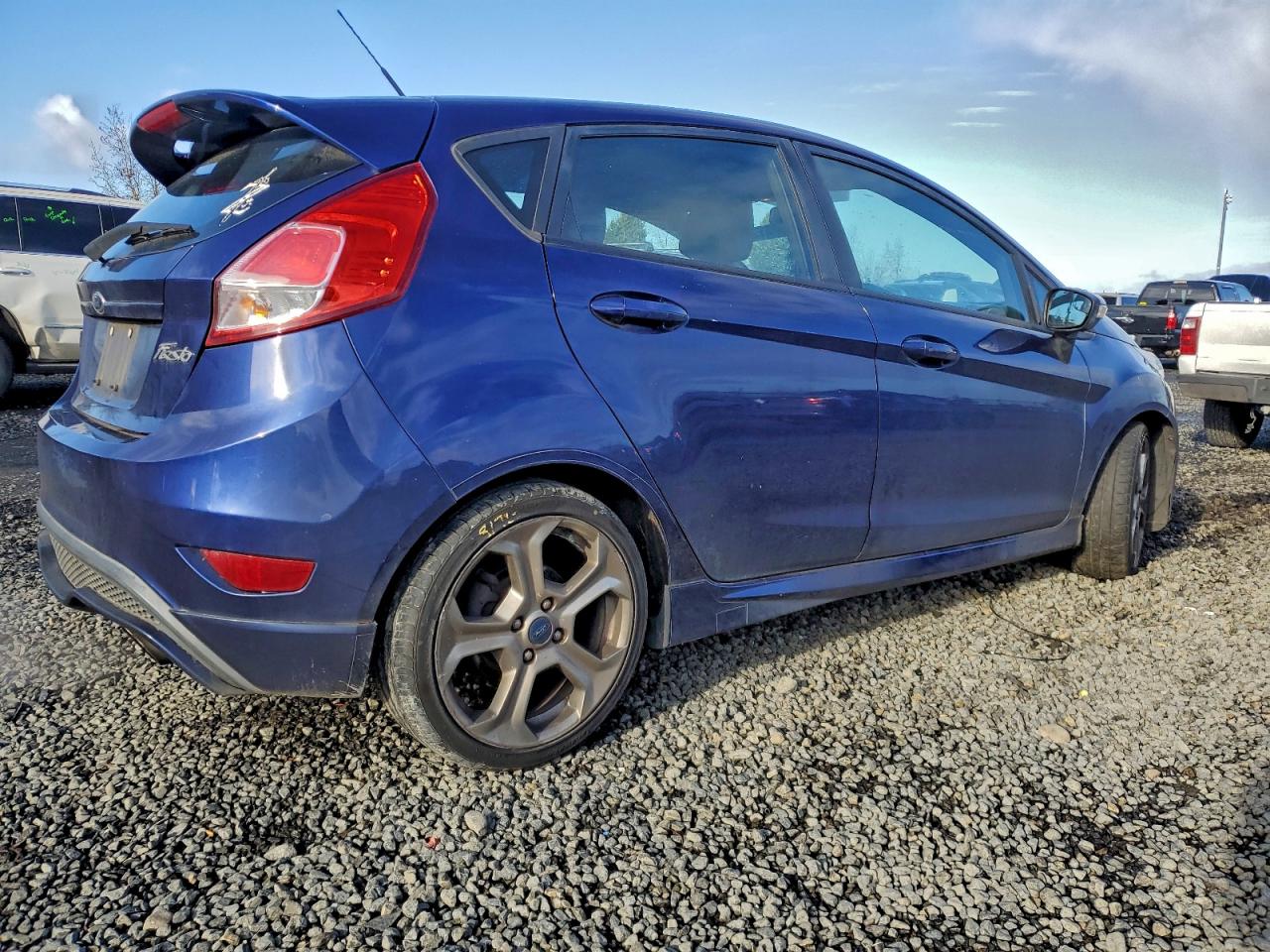 2016 FORD FIESTA ST photo 3