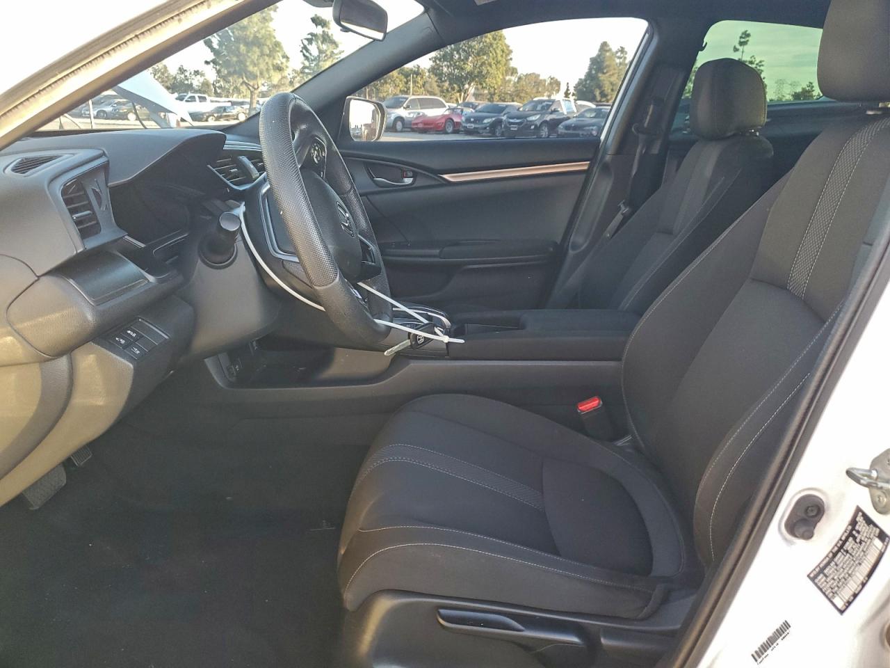 2020 HONDA CIVIC LX photo 7