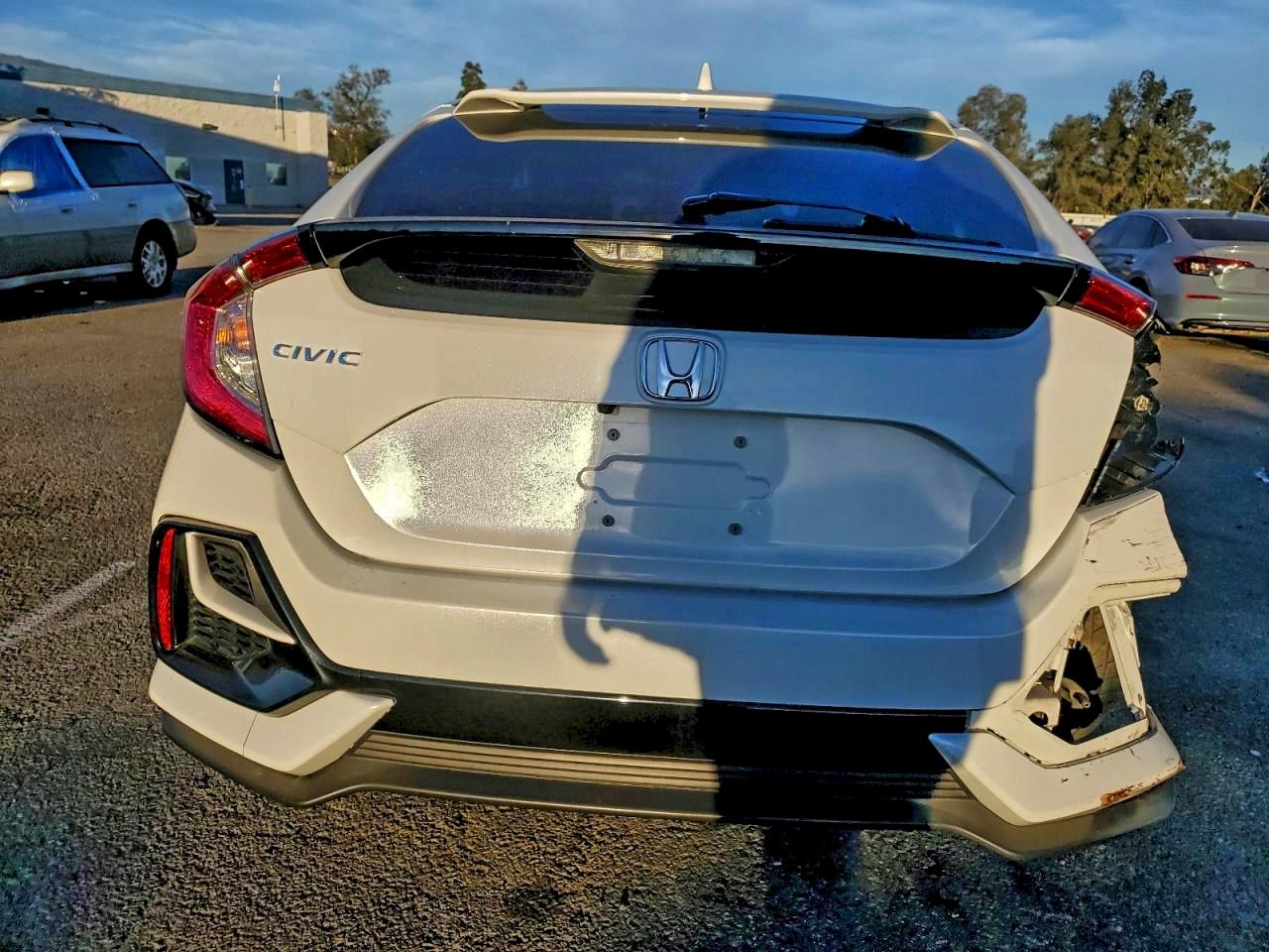 2020 HONDA CIVIC LX photo 6