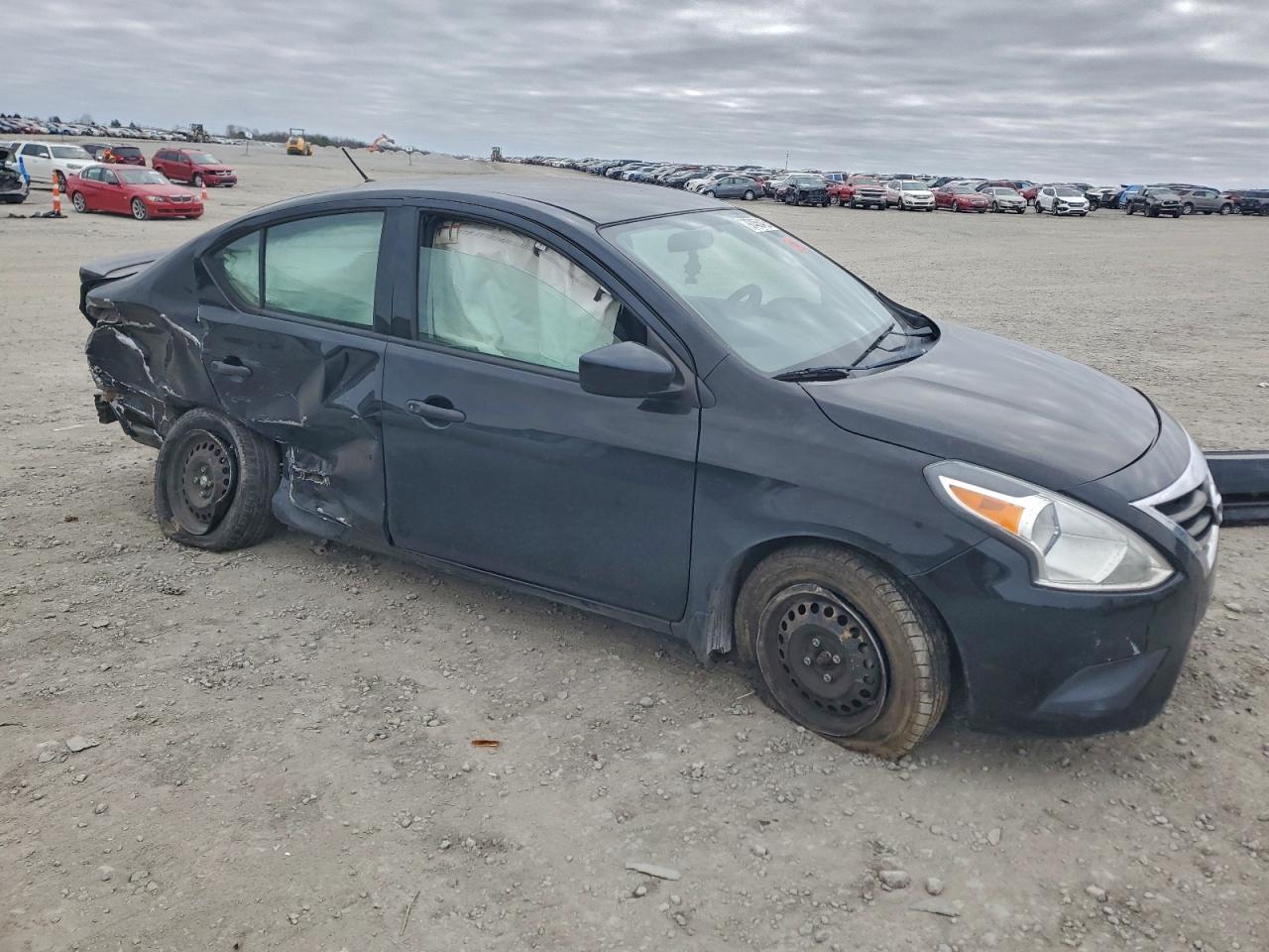 2018 NISSAN VERSA S photo 4