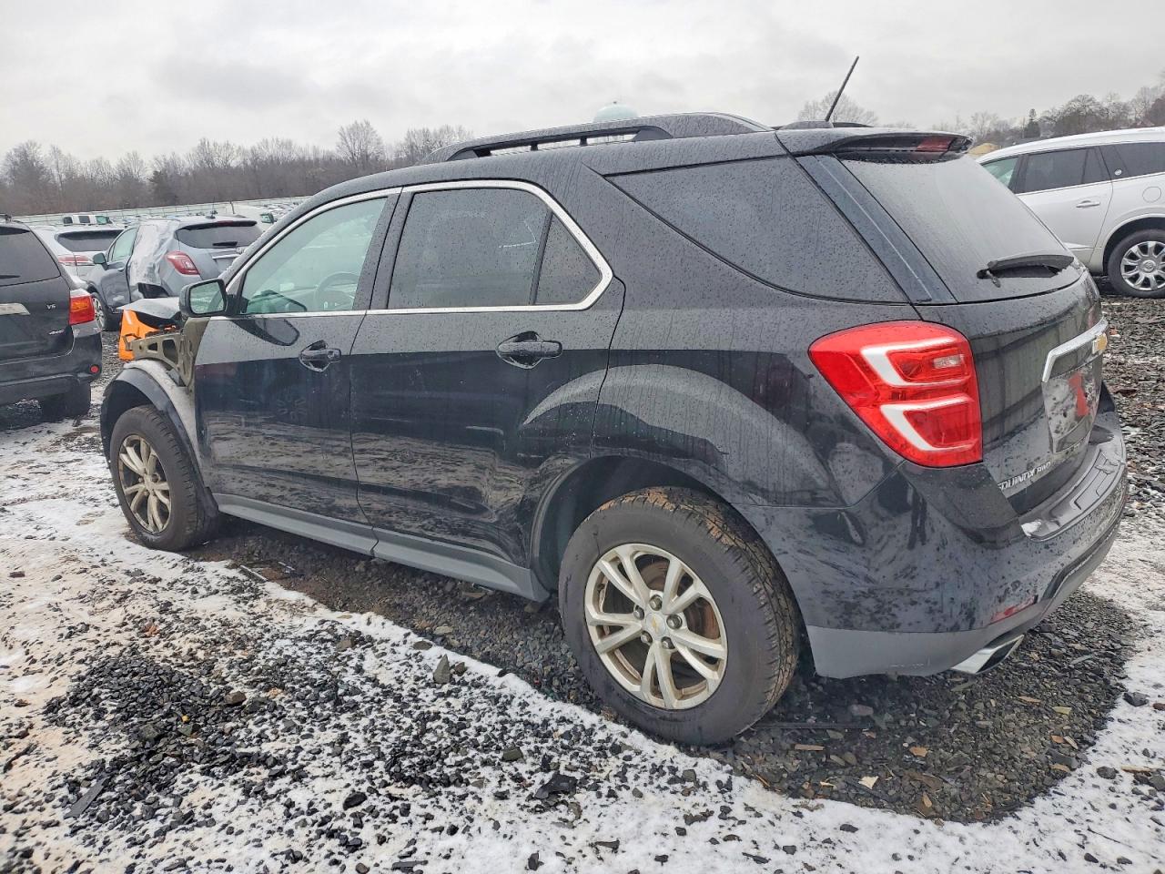 2017 CHEVROLET EQUINOX LT photo 2