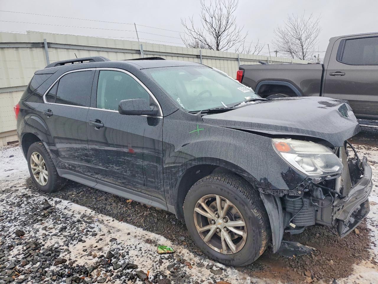 2017 CHEVROLET EQUINOX LT photo 4