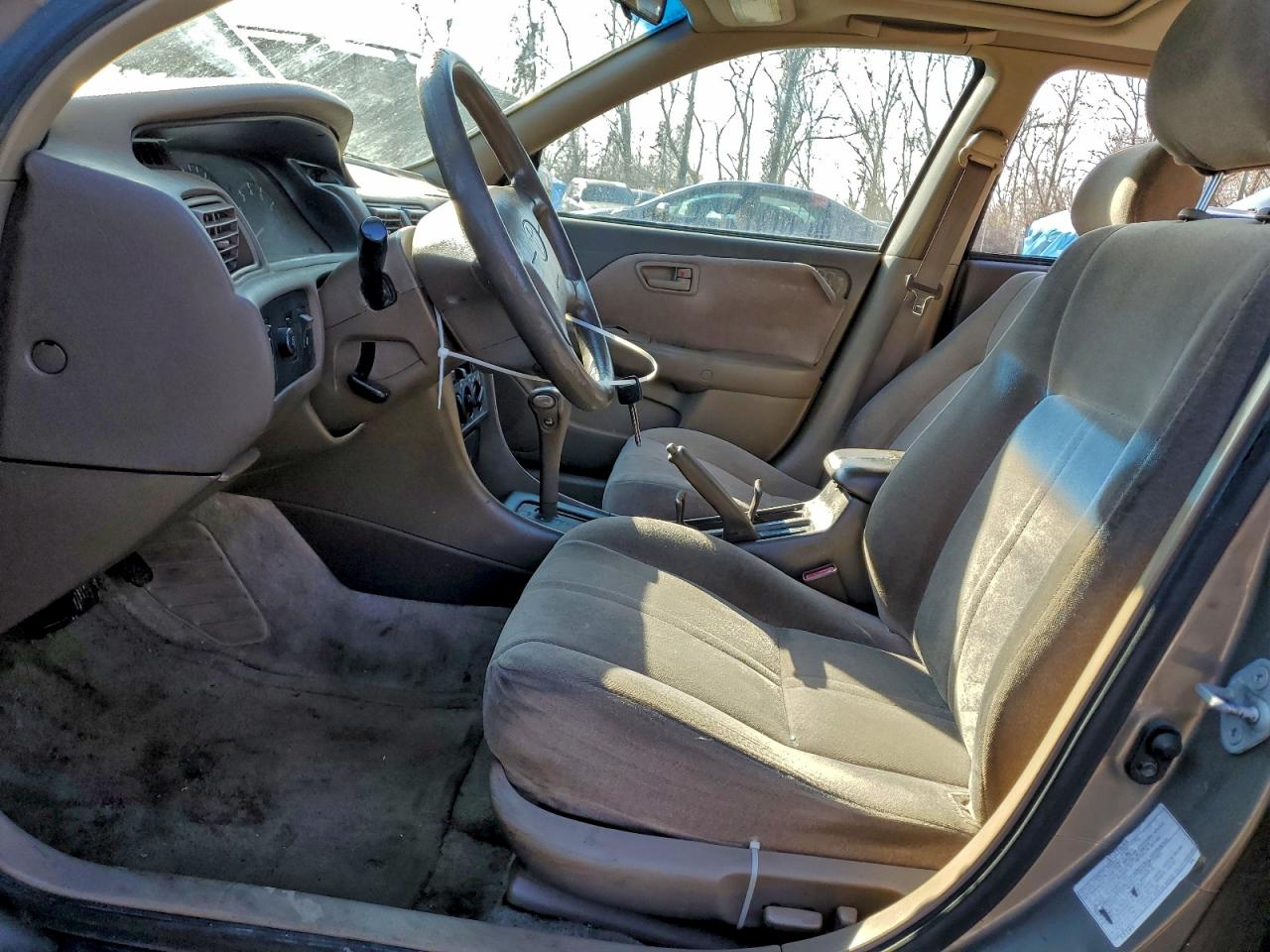 1999 TOYOTA CAMRY LE photo 7