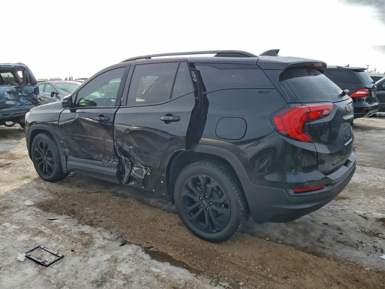 2020 GMC TERRAIN SLT photo 2