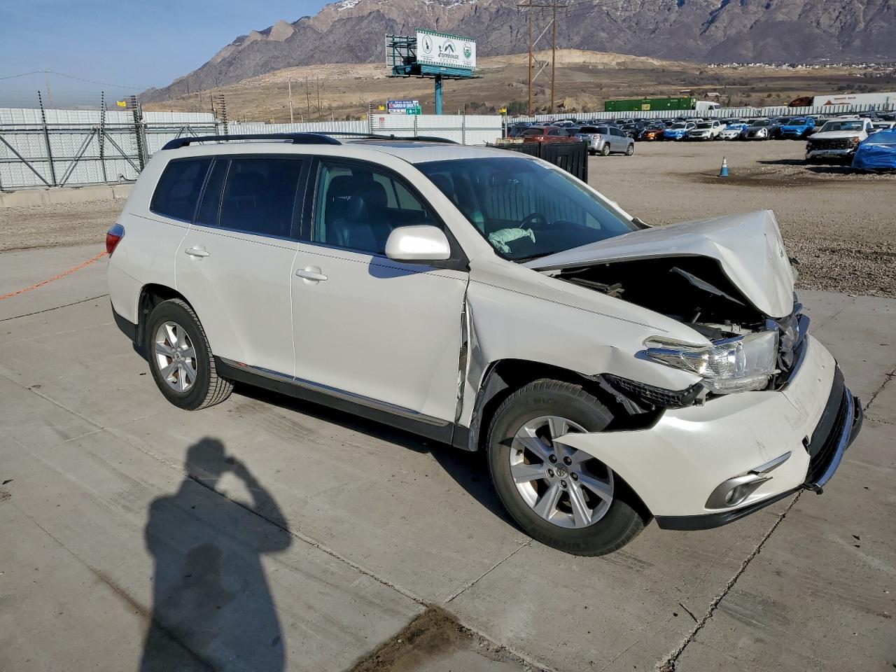 2011 TOYOTA HIGHLANDER BASE photo 4