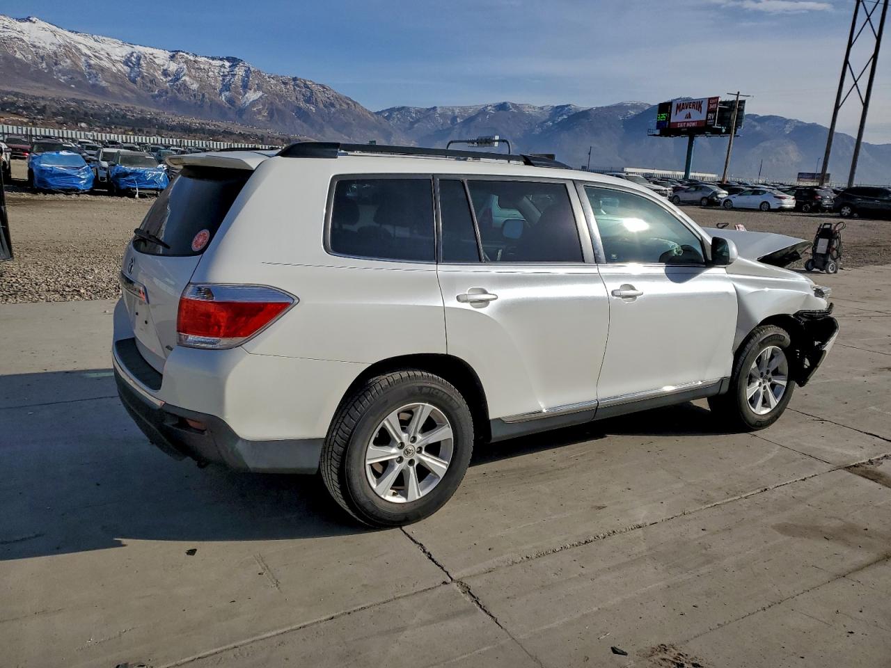 2011 TOYOTA HIGHLANDER BASE photo 3