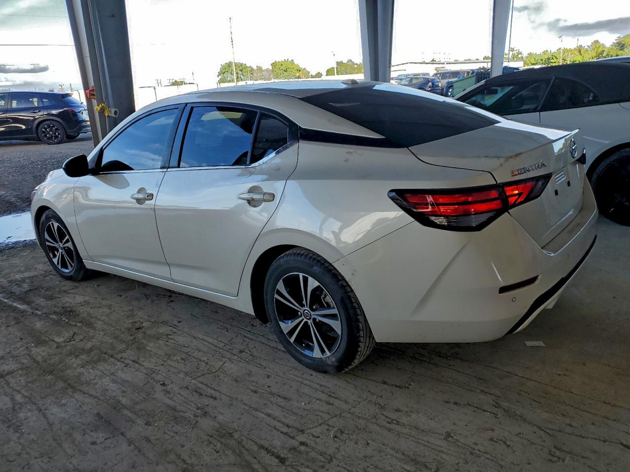 2022 NISSAN SENTRA SV photo 2