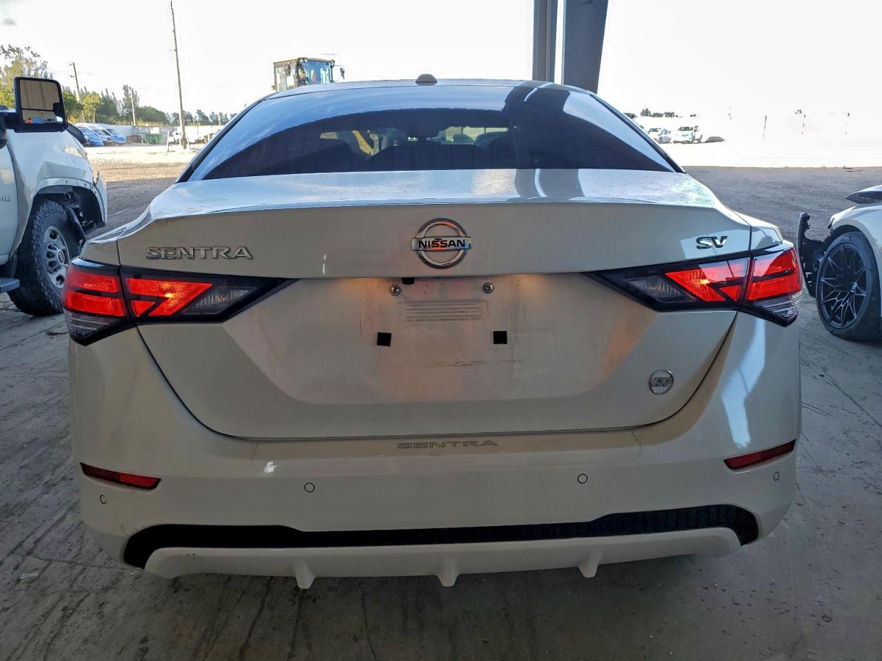 2022 NISSAN SENTRA SV photo 6